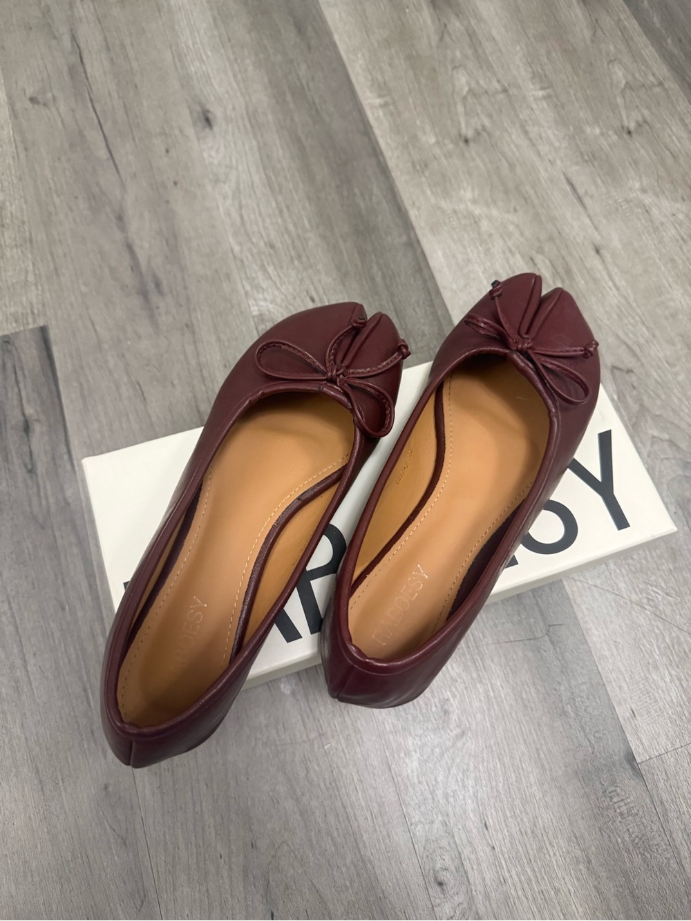 Raboesy Tabi Ballet Flats with Bow - Burgundy